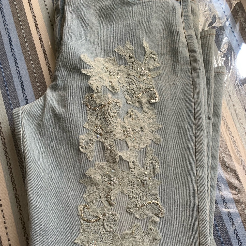 Jeans - Picture 2 of 5